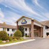 Отель Days Inn by Wyndham Cadillac, фото 1