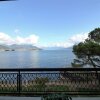 Отель On the Lake Side With a Magnificent View of the Borromean Islands, фото 3