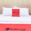 Отель RedDoorz Plus near Malang Town Square, фото 2