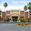 Отель Holiday Inn Express Clearwater East - Icot Center, an IHG Hotel, фото 1