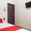 Отель RedDoorz near Basuki Rahmat, фото 3