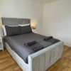 Отель New! 4 Bedroom London House With Garden and Lawn, фото 5