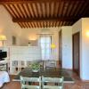 Отель TOSCANA TOUR - small cottage with aircon, private terrace and garden - 2000m from the beach, фото 7