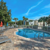Отель Blue Mountain Beach - Sleeps 12 - Steps From Pool, фото 16