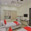 Отель OYO 19003 Flagship Hotel Rudra Mahal, фото 2