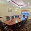 Отель La Quinta Inn & Suites by Wyndham Dodge City, фото 12