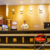 Отель Haikou Far East Holiday Hotel (Friendship Sunshine City Tailong City Snack Street), фото 2