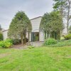Отель Quaint Bristol Townhome ~ 14 Mi to West Hartford!, фото 13