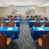 Отель Holiday Inn Express Suites Belmont, an IHG Hotel, фото 15