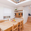 Отель Stunning 2Bed Home with 2 Balconies in Camberwell, фото 9