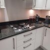 Отель Perfectly Located 4 Storey Townhouse With 2 Parking Spaces In Central Harrogate, фото 25