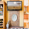Отель Quirky 1 Bedroom Apartment Next to Holyrood Palace, фото 24