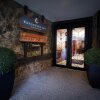 Отель Executive - The Inn at Whistler Village, фото 1