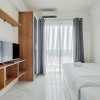 Отель Modern And Comfort Studio Apartment At Sky House Bsd, фото 2