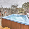 Отель 'ark Bunkhouse' Fredericksburg Hideaway w/ Hot Tub, фото 8