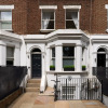 Отель Bright South Kensington Garden Maisonette with AC and Gym Room, фото 20