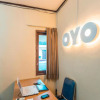 Отель OYO 1286 Margot Residence Near RSUD Kebayoran Baru, фото 10