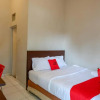 Отель RedDoorz near Stasiun Tawang Semarang, фото 30