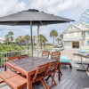 Отель Atlantic Shores Getaway steps from Jax Beach Private House Pet Friendly Near to the Mayo Clinic - UN, фото 5