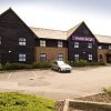 Отель Premier Inn Farnborough West - Southwood, фото 8