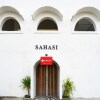 Отель Sahasi Stay by RedDoorz, фото 11