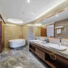 Отель Howard Johnson By Wyndham Lake Serenity Hotel Neijiang, фото 38