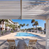 Отель Ground floor condo walking distance to the Beach, фото 37