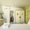 Отель Elegant 1BR Apt w Balcony in the City, фото 3