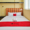 Отель RedDoorz @ Jalan Gaperta Medan, фото 4