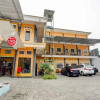 Отель OYO 90088 Hotel Mandiri Juanda, фото 17