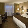 Отель Delta Hotels by Marriott Calgary Airport In-Terminal, фото 35