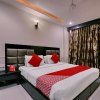 Отель OYO 464 Hotel Lotus Palace в Нью-Дели