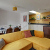 Отель Beautiful Two Bedroom Coach House - Free Parking & Netlfix, фото 9