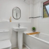 Отель Inviting 2-bed House in Milton Keynes - Netflix, фото 9