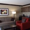 Отель Parkwood Inn & Suites, фото 2