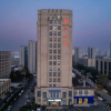 Отель Home Inn Plus (Shaoxing East Railway Station Fengshan South Station), фото 1