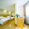 Отель Greentree Inn Liaocheng Economic Development Zone Huitong Logistics Park Express Hotel, фото 2