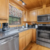 Отель Panoramic View 6 Bedroom Cabin by RedAwning, фото 7