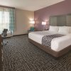Отель La Quinta Inn & Suites by Wyndham Terre Haute, фото 32