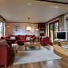 Отель Chalet in Holiday Park With Spacious Living Room, Large Enclosed Garden and Unobstructed View, фото 14