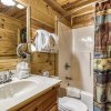 Отель The Wildlife Lodge - Great Location! Close To Tanger Outlets! 5 Bedroom Cabin by RedAwning, фото 22