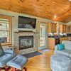 Отель Serene 'mountain Mist' Retreat w/ Deck & Hot Tub!, фото 6