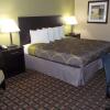 Отель SureStay Hotel by Best Western Lenoir City, фото 3
