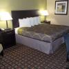 Отель SureStay Hotel by Best Western Lenoir City, фото 19