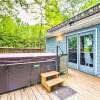 Отель Cozy Retreat w/ Hot Tub, on Sleepy Hollow Lake!, фото 20