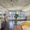 Отель QuickStay - Sunlit Luxury Loft on King West, фото 2