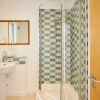 Отель The Putney Wonder - Dazzling 3bdr Flat With Garden, фото 28