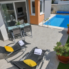 Отель Funtastic Pool Villa Apartments, фото 12