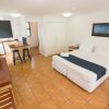 Отель Base Backpackers Airlie Beach Resort, фото 5
