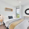 Отель Takapuna Contemporary 2BR with Carpark, фото 3